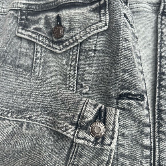 Womens Timeless Denim Jacket - Picture 9 of 9